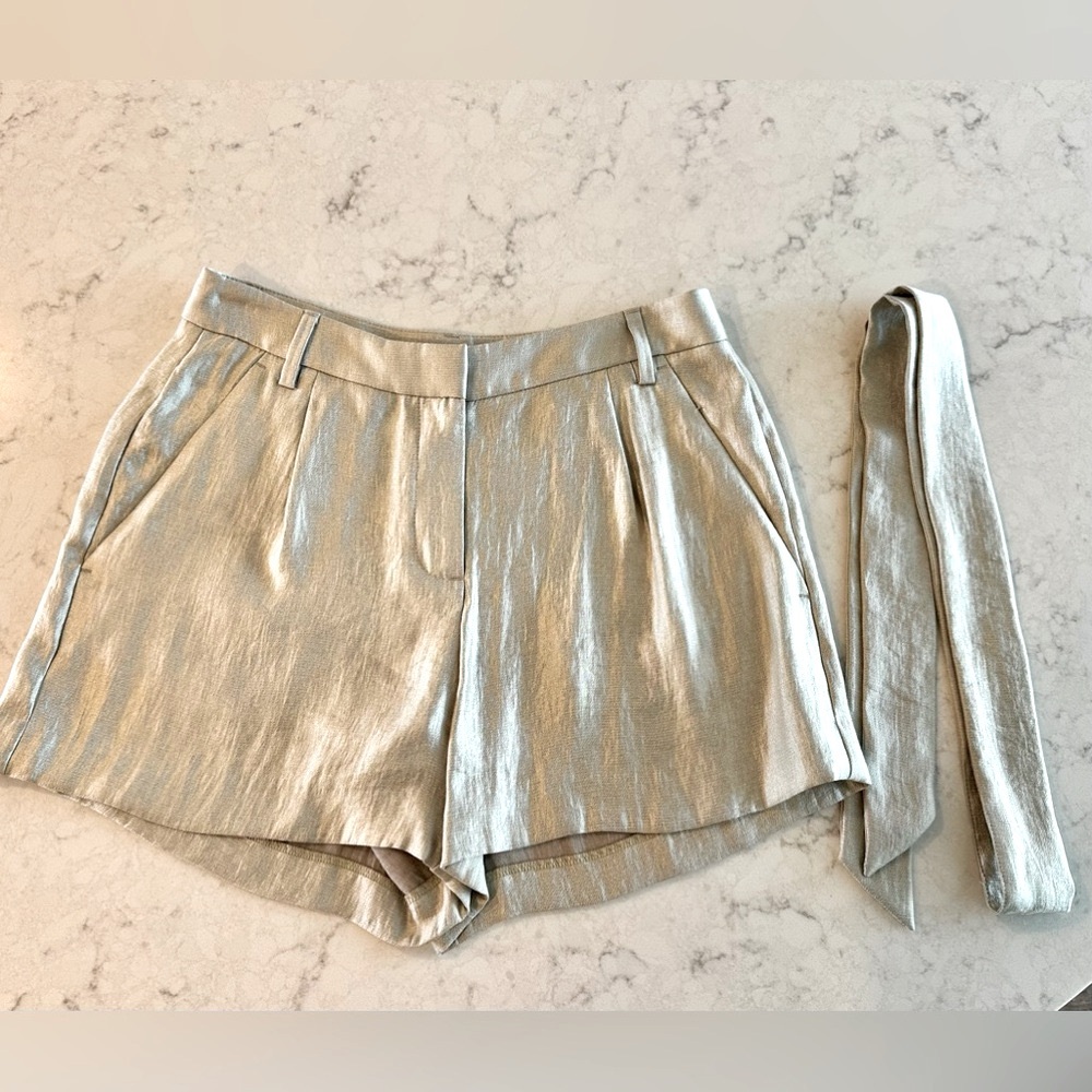 LOFT Women’s Bow Belt Shorts - Light Metallic Gold